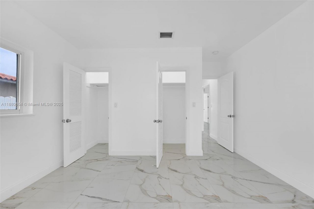 11011 NE 9th Ct, Biscayne Park, FL 33161 Photo