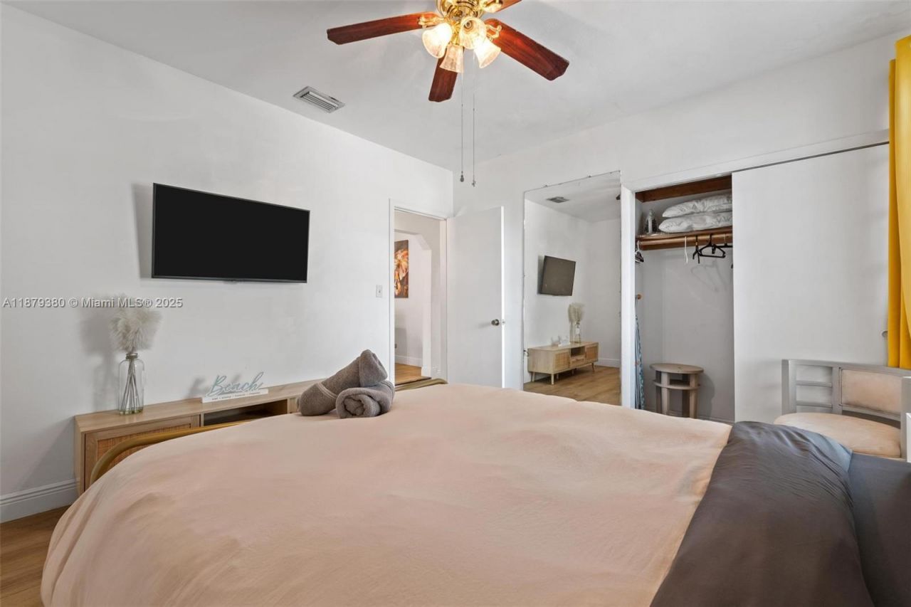 2453 SW 17th St, Unit 2453, Miami, FL 33145 Photo