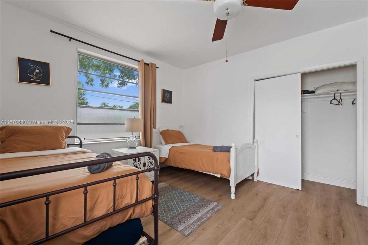 2453 SW 17th St, Unit 2453, Miami, FL 33145 Photo