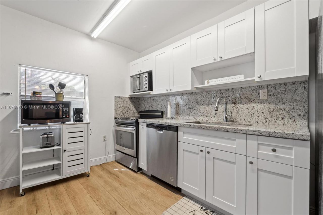 2453 SW 17th St, Unit 2453, Miami, FL 33145 Photo