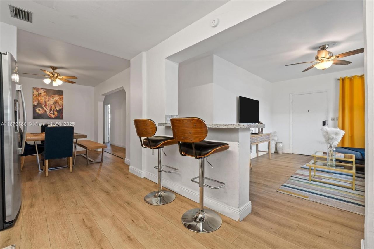 2453 SW 17th St, Unit 2453, Miami, FL 33145 Photo