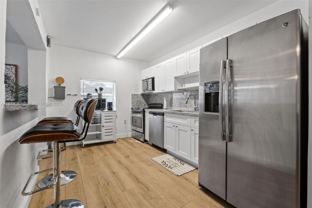 2453 SW 17th St, Unit 2453, Miami, FL 33145 Photo