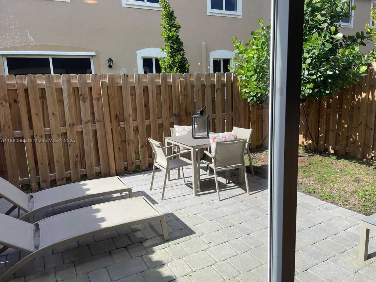 2423 SE 11th St, Homestead, FL 33035 Photo