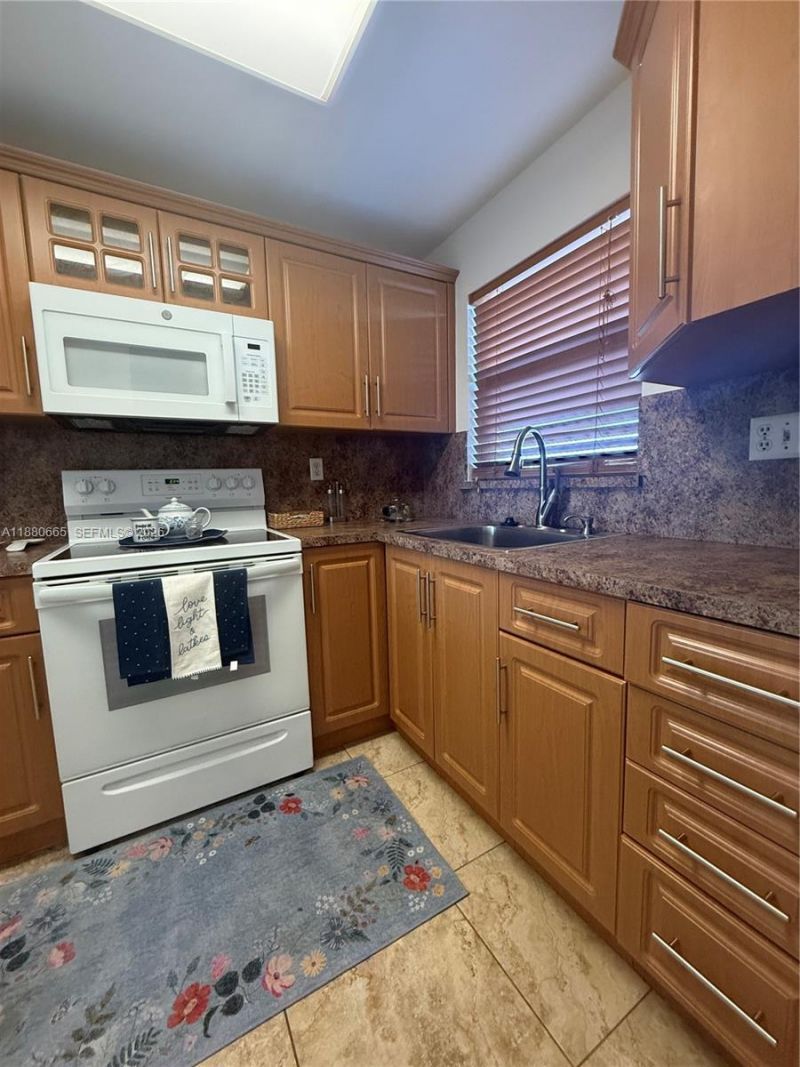 8345 Sunrise Lakes Blvd, Unit 309, Sunrise, FL 33322 Photo