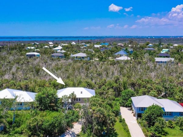 1846 Farm Trl, Sanibel, FL 33957