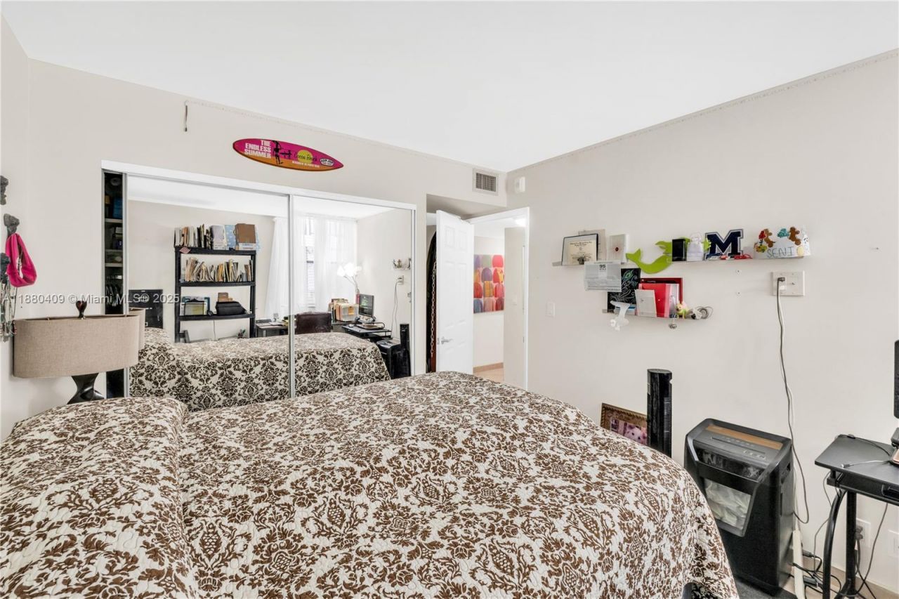 3440 NE 192nd St, Unit 2D-A, Aventura, FL 33180 Photo