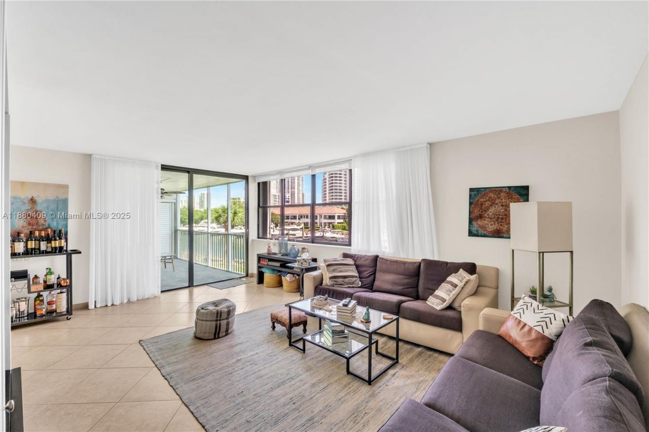 3440 NE 192nd St, Unit 2D-A, Aventura, FL 33180 Photo