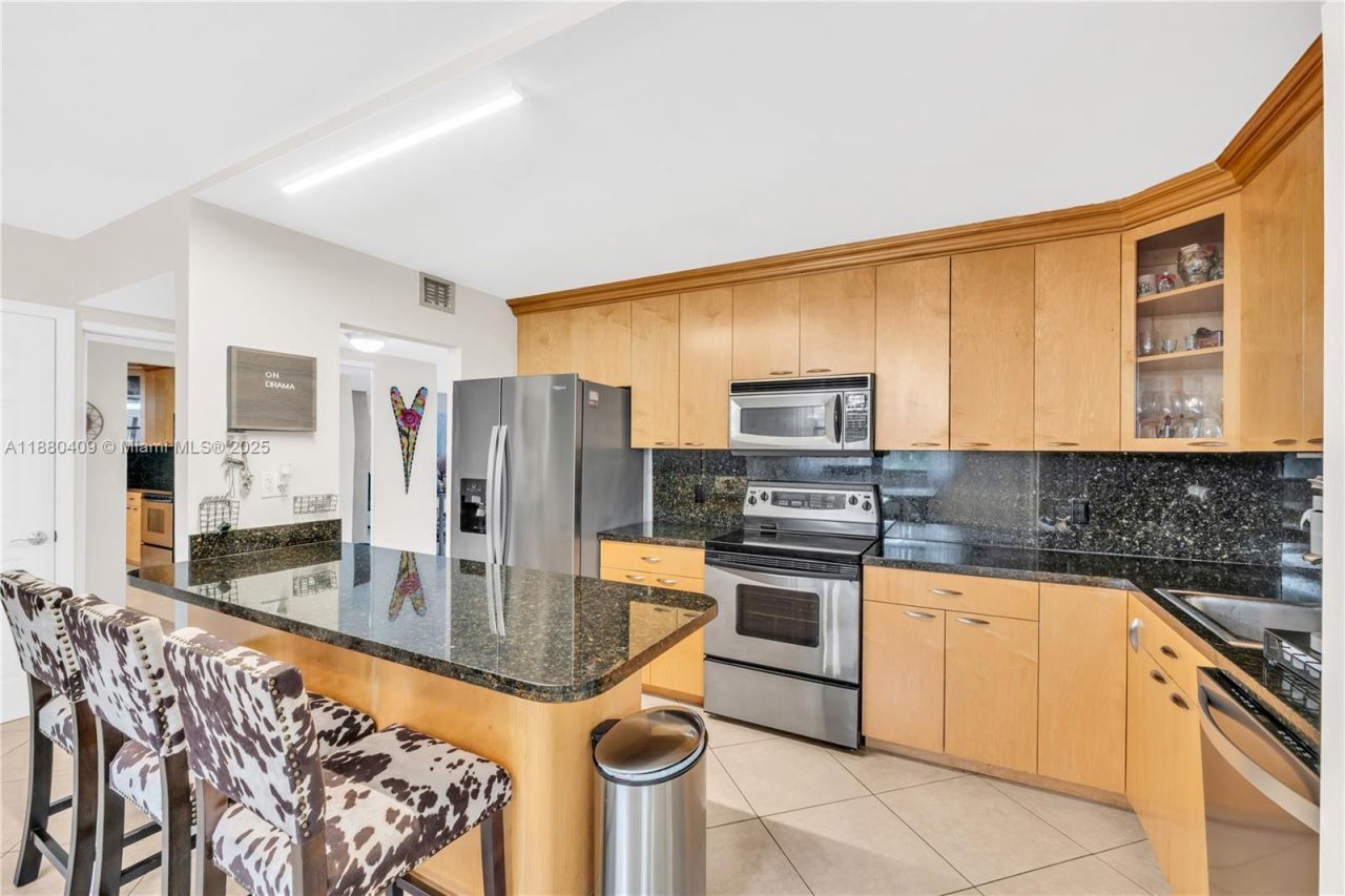 3440 NE 192nd St, Unit 2D-A, Aventura, FL 33180 Photo