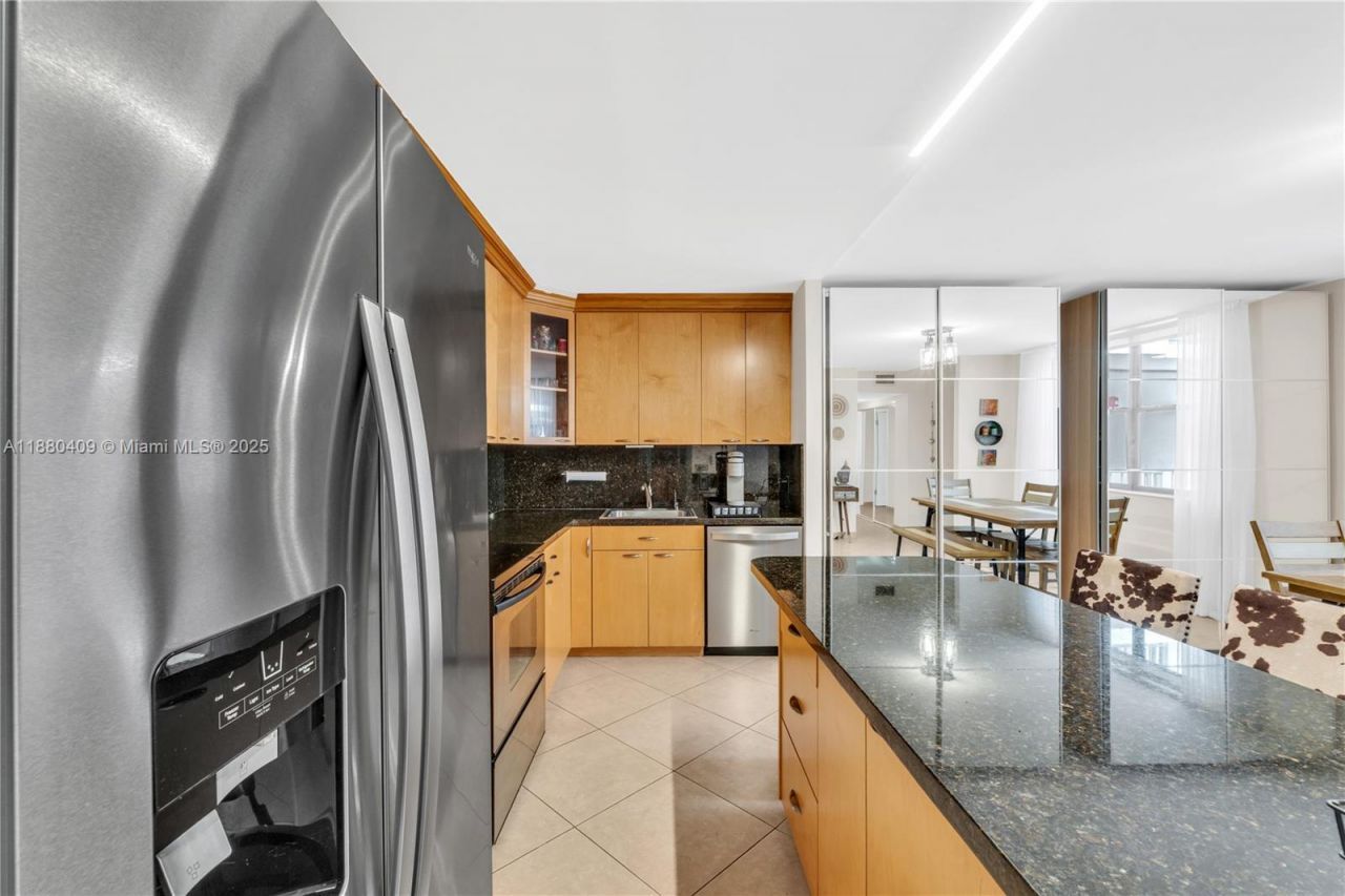 3440 NE 192nd St, Unit 2D-A, Aventura, FL 33180 Photo