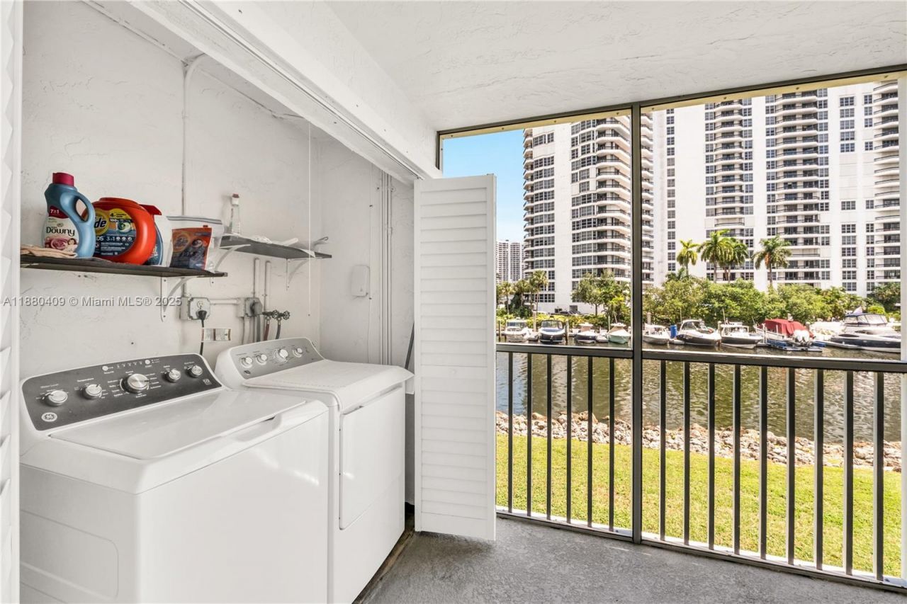 3440 NE 192nd St, Unit 2D-A, Aventura, FL 33180 Photo