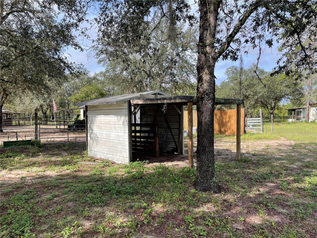 591 SE Fisher Road, Ocklawaha, FL 32179 Photo