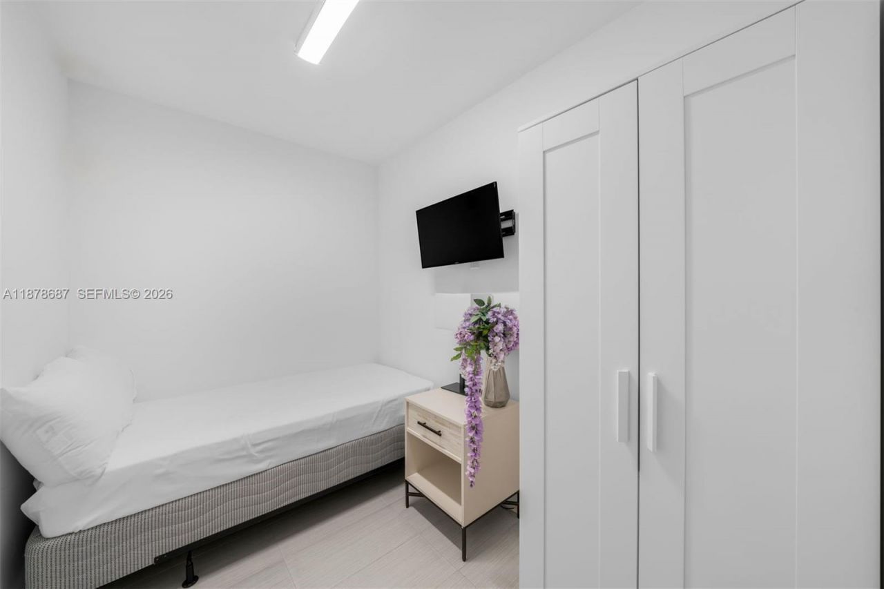 9349 Collins Ave, Unit 406, Surfside, FL 33154 Photo