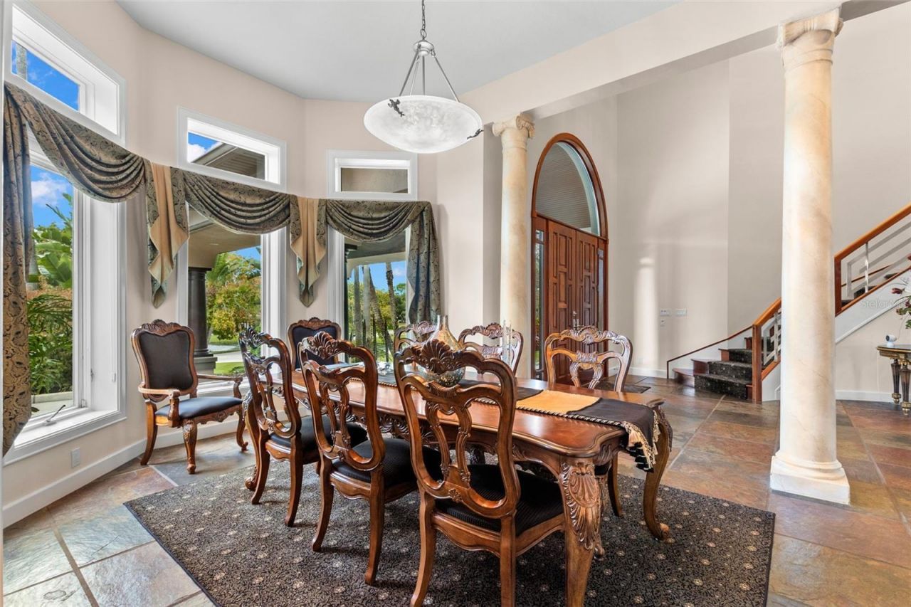 211 Rue Des Chateaux, Tarpon Springs, FL 34688 Photo