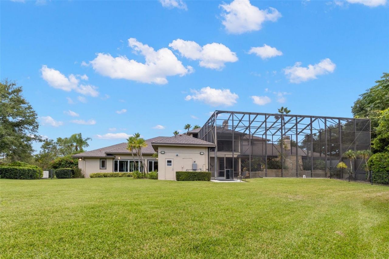 211 Rue Des Chateaux, Tarpon Springs, FL 34688 Photo