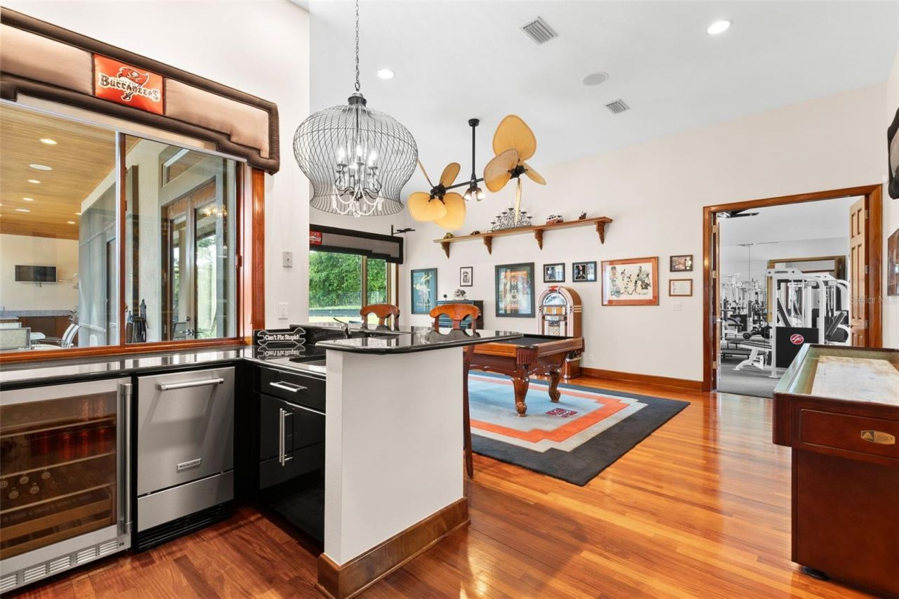 211 Rue Des Chateaux, Tarpon Springs, FL 34688 Photo