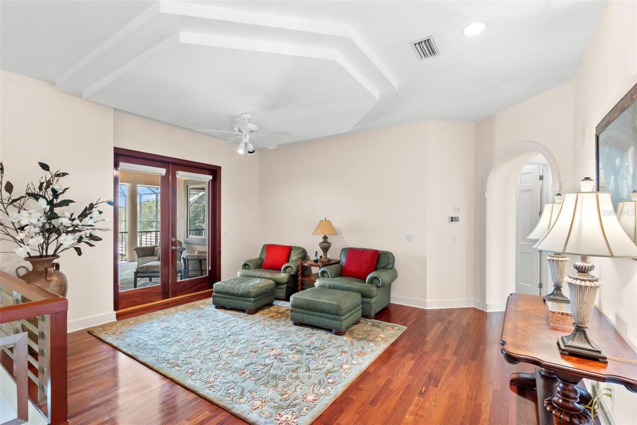 211 Rue Des Chateaux, Tarpon Springs, FL 34688 Photo