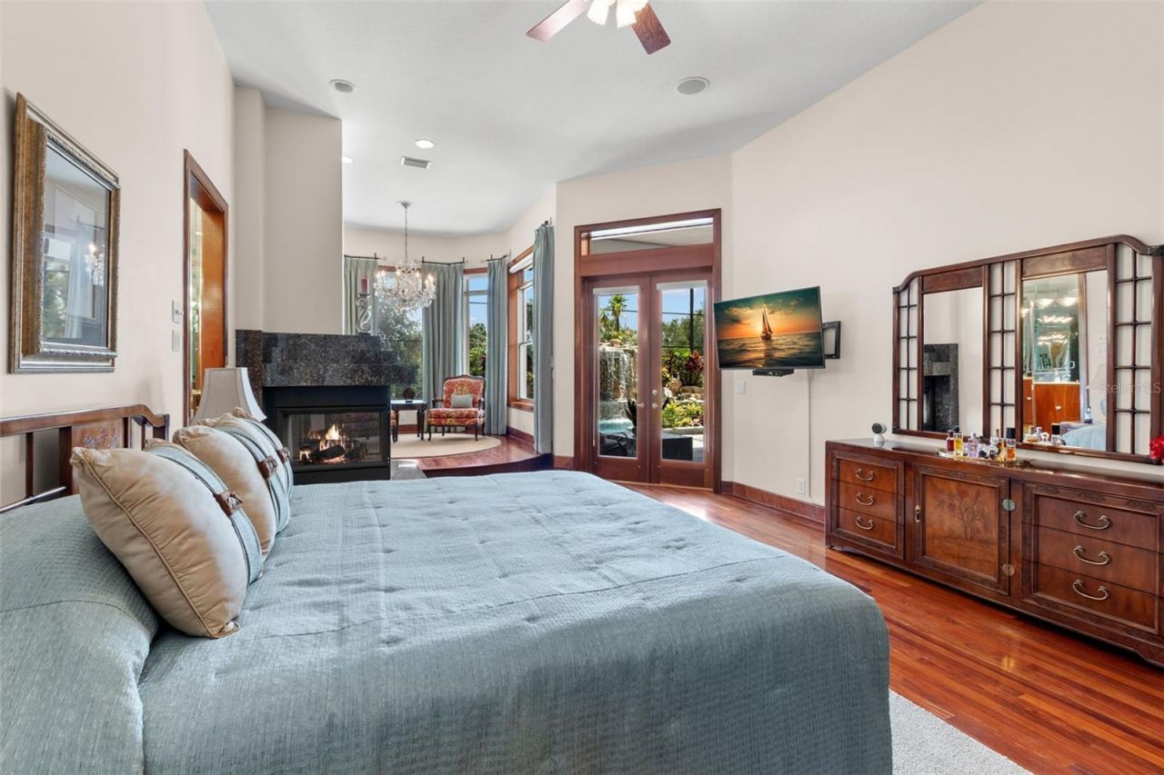 211 Rue Des Chateaux, Tarpon Springs, FL 34688 Photo