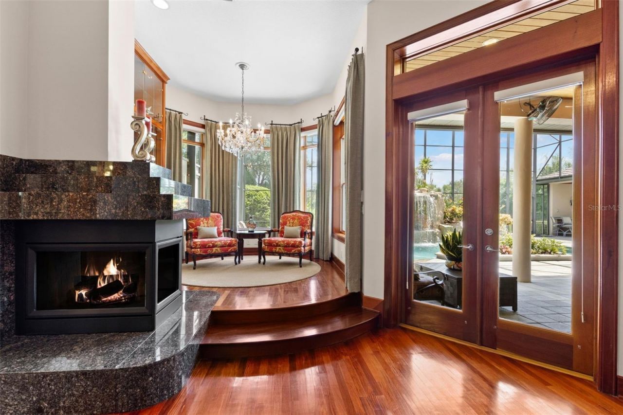 211 Rue Des Chateaux, Tarpon Springs, FL 34688 Photo