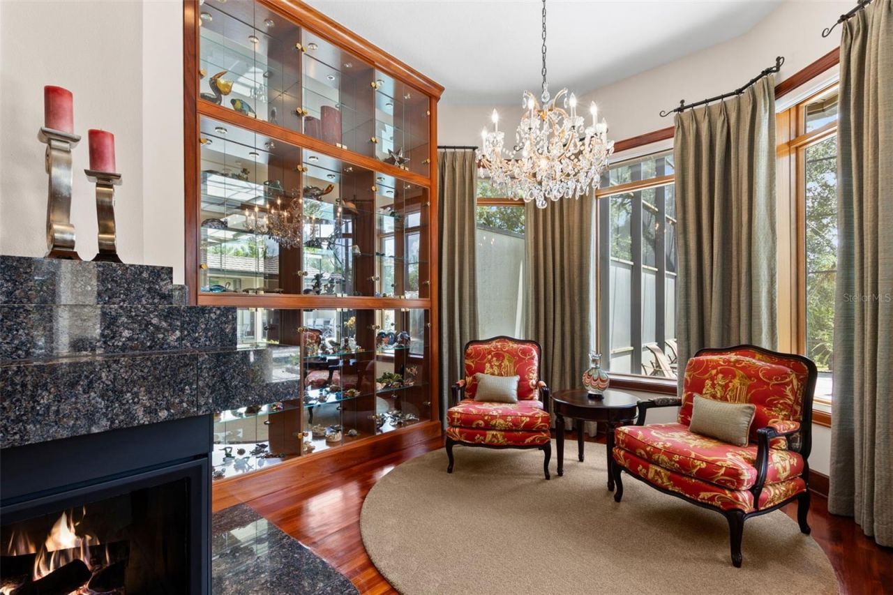 211 Rue Des Chateaux, Tarpon Springs, FL 34688 Photo