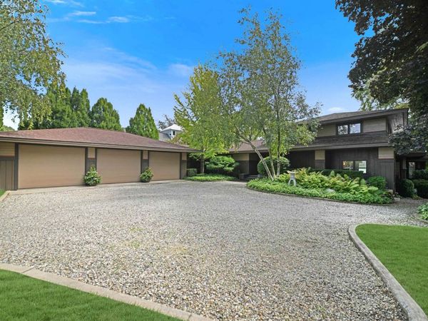 1135 E Northshore Drive, Syracuse, IN 46567