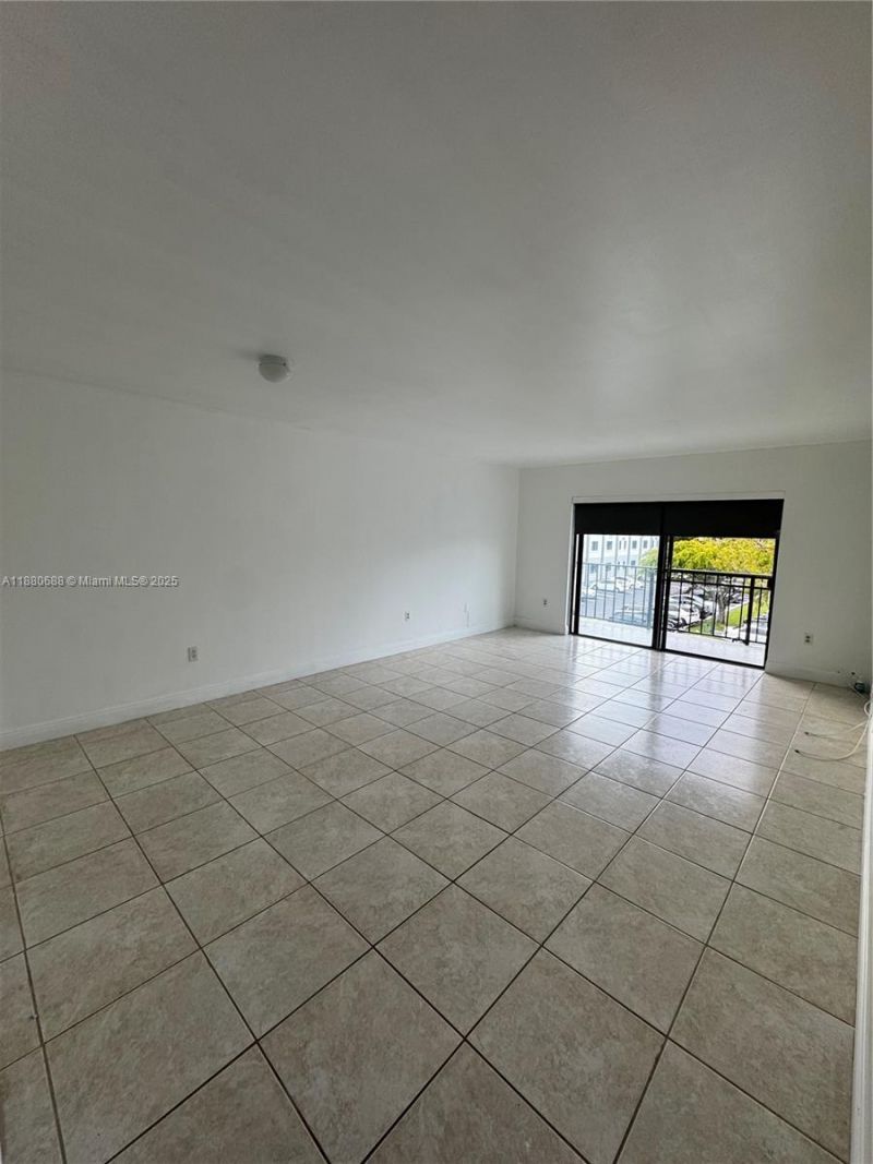 10431 N Kendall Dr, Unit D312, Miami, FL 33176 Photo