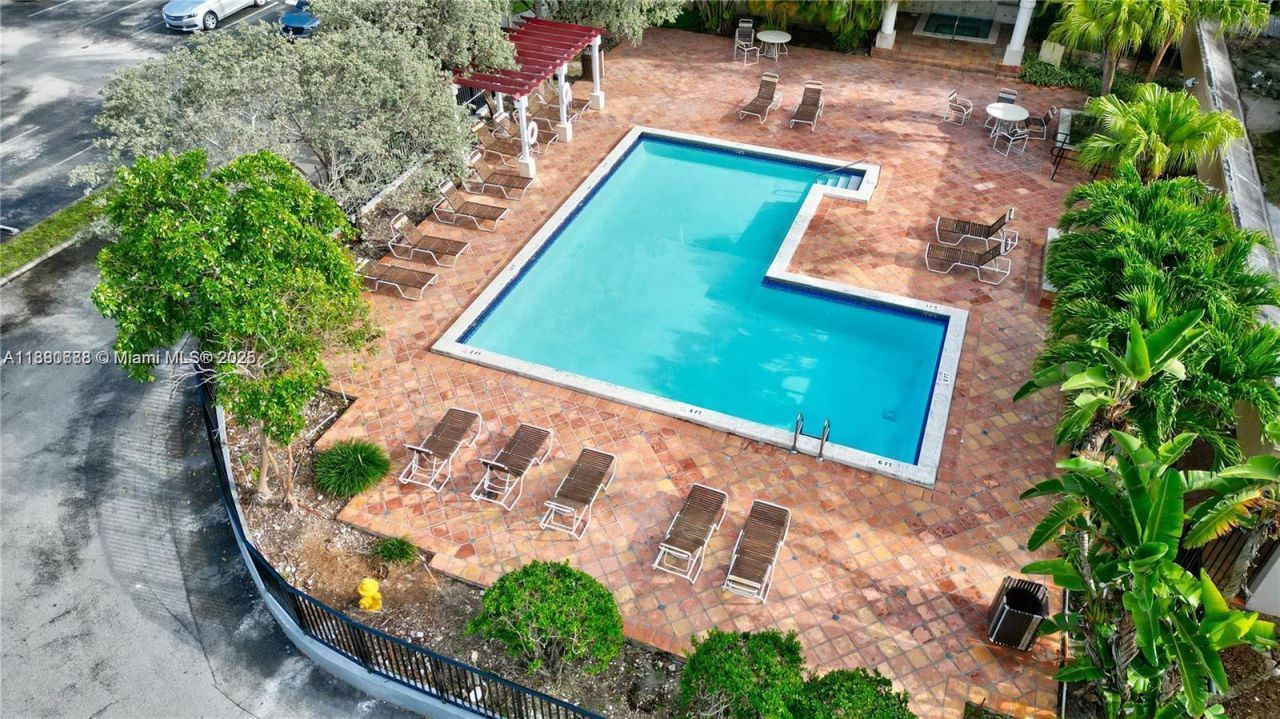 10431 N Kendall Dr, Unit D312, Miami, FL 33176 Photo