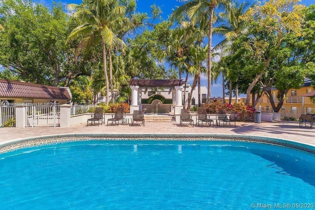 10431 N Kendall Dr, Unit D312, Miami, FL 33176 Photo