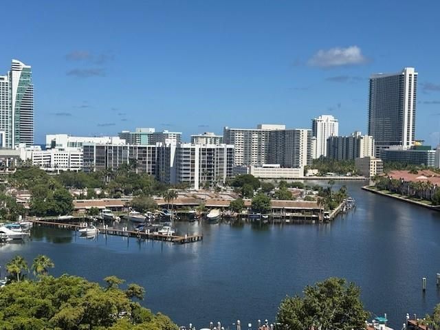 500 Three Islands Blvd, Unit 822, Hallandale Beach, FL 33009 Photo