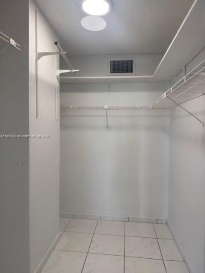 500 Three Islands Blvd, Unit 822, Hallandale Beach, FL 33009 Photo