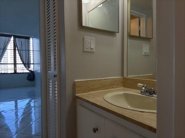500 Three Islands Blvd, Unit 822, Hallandale Beach, FL 33009 Photo