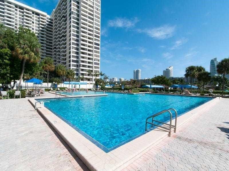 500 Three Islands Blvd, Unit 822, Hallandale Beach, FL 33009 Photo