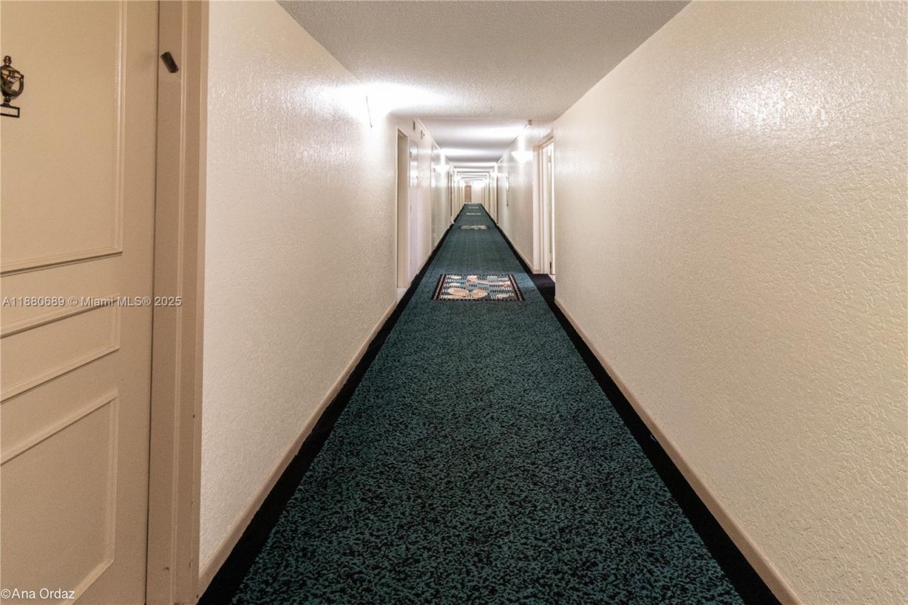 500 Three Islands Blvd, Unit 822, Hallandale Beach, FL 33009 Photo