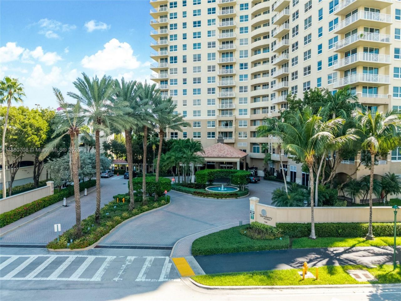19501 W Country Club Dr, Unit 2412, Aventura, FL 33180 Photo