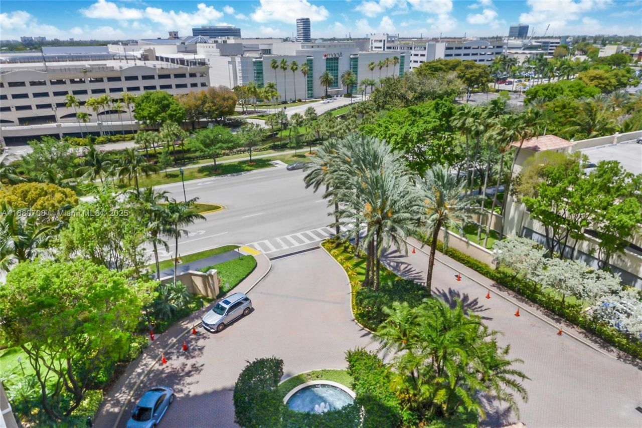 19501 W Country Club Dr, Unit 2412, Aventura, FL 33180 Photo