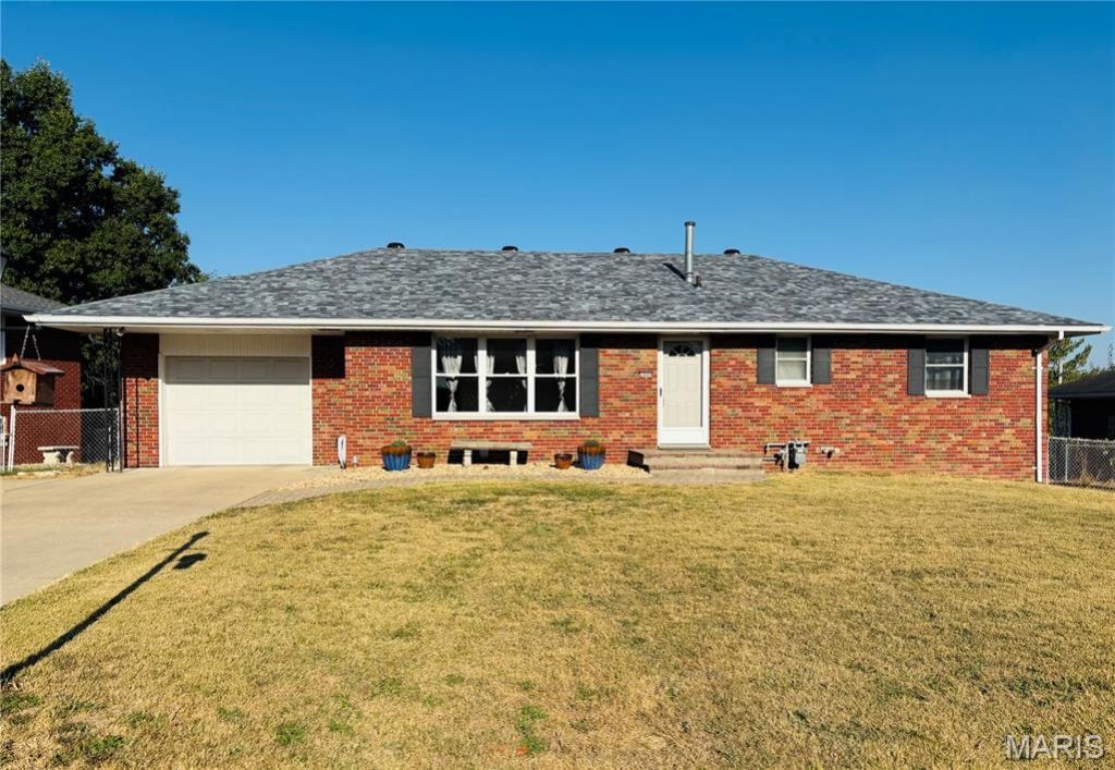 2609 Mariana Drive, Godfrey, IL 62035 Main Photo