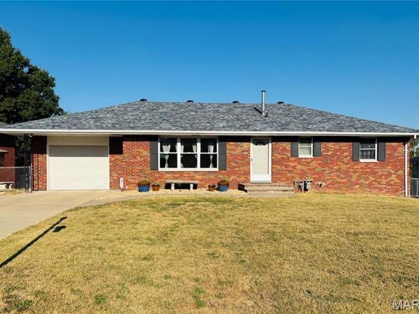 2609 Mariana Drive, Godfrey, IL 62035