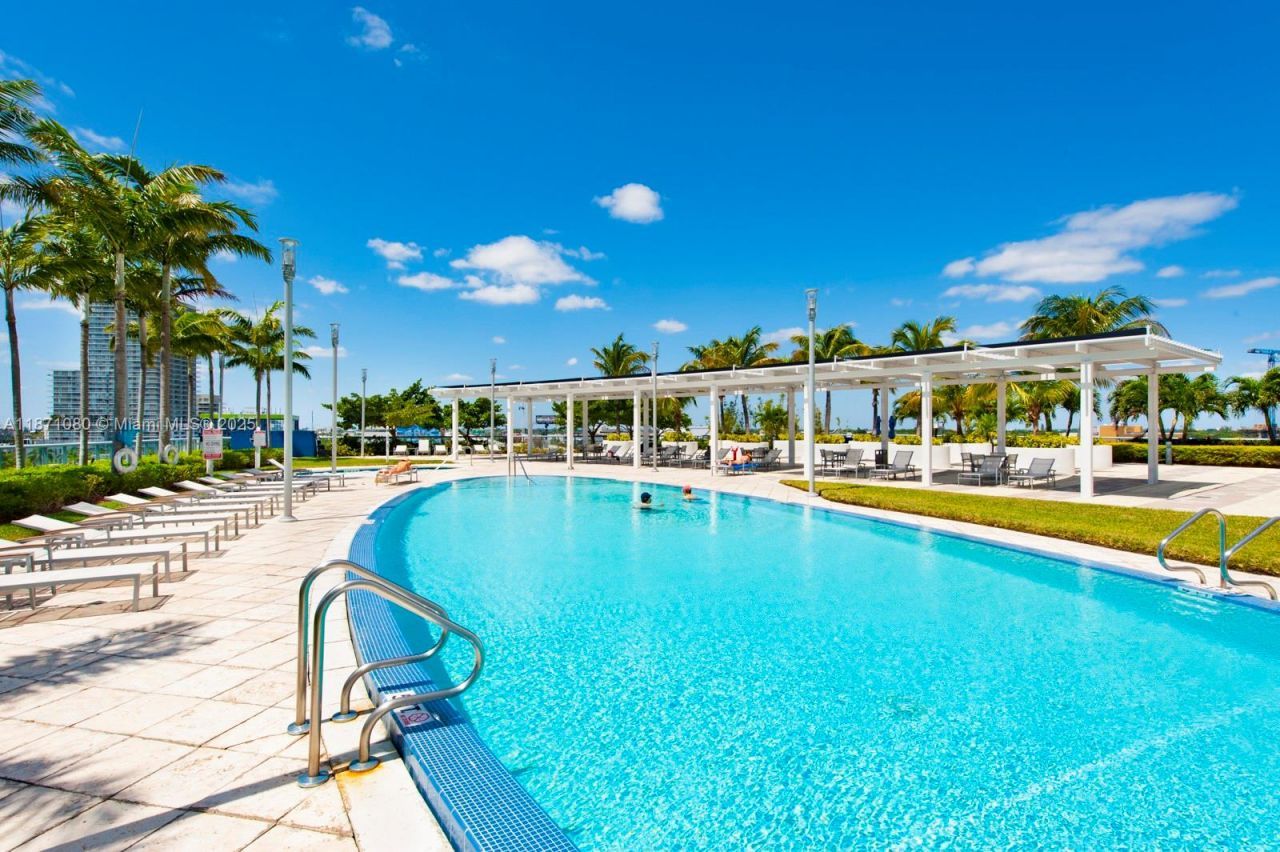 601 NE 36th St, Unit 803, Miami, FL 33137 Photo