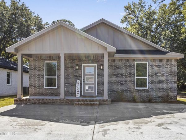2310 Jackson Avenue, Pascagoula, MS 39567