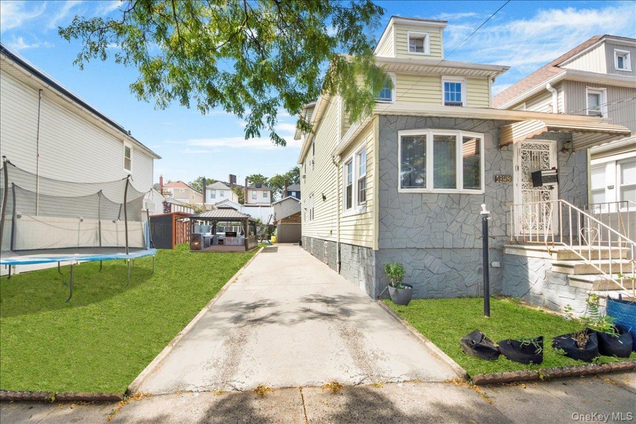 4153 Gunther Avenue, Bronx, NY 10466 Main Photo