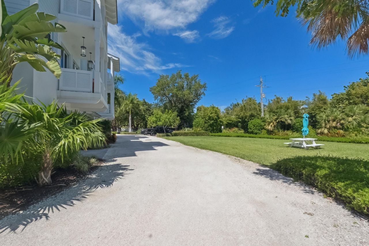 80639 Old Highway, Unit 201, Islamorada, FL 33036 Photo