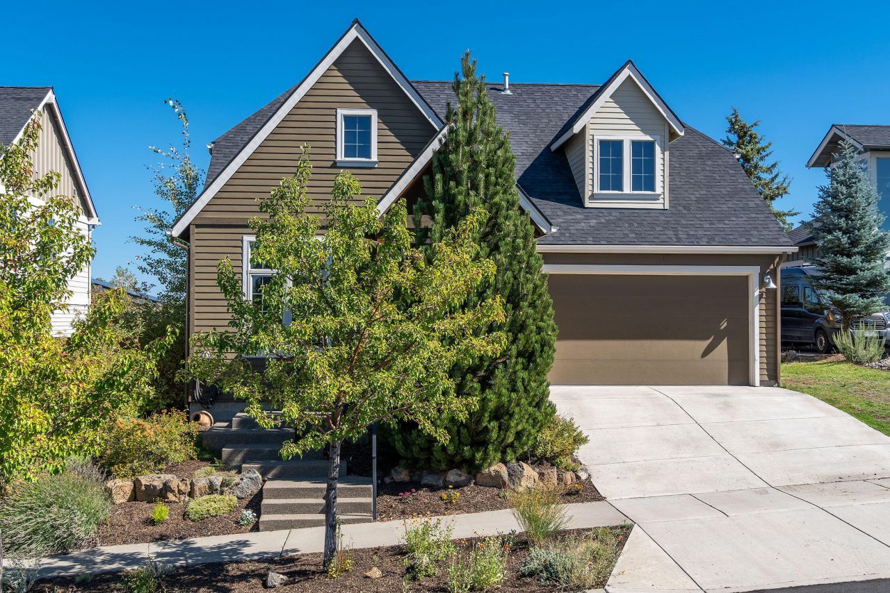 63182 Iner Loop, Bend, OR 97701 Main Photo