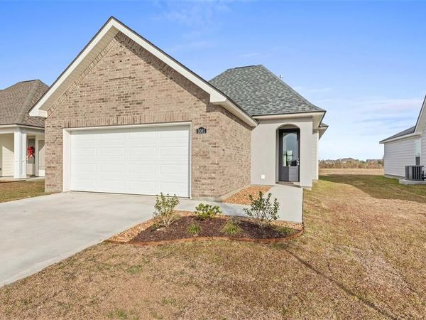 3061 Southern Trace Drive, Lake Charles, LA 70607