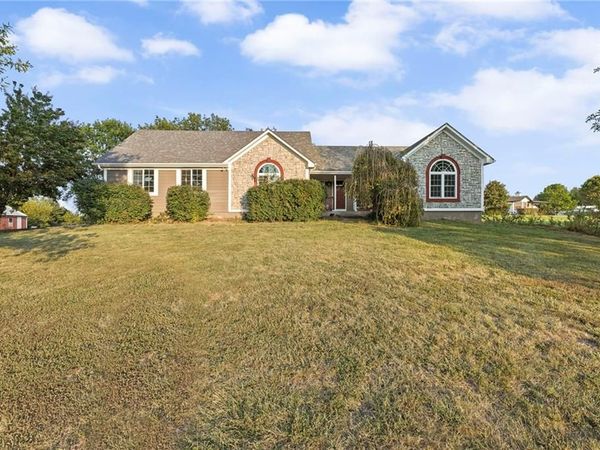 26949 Moonlight Road, Paola, KS 66071