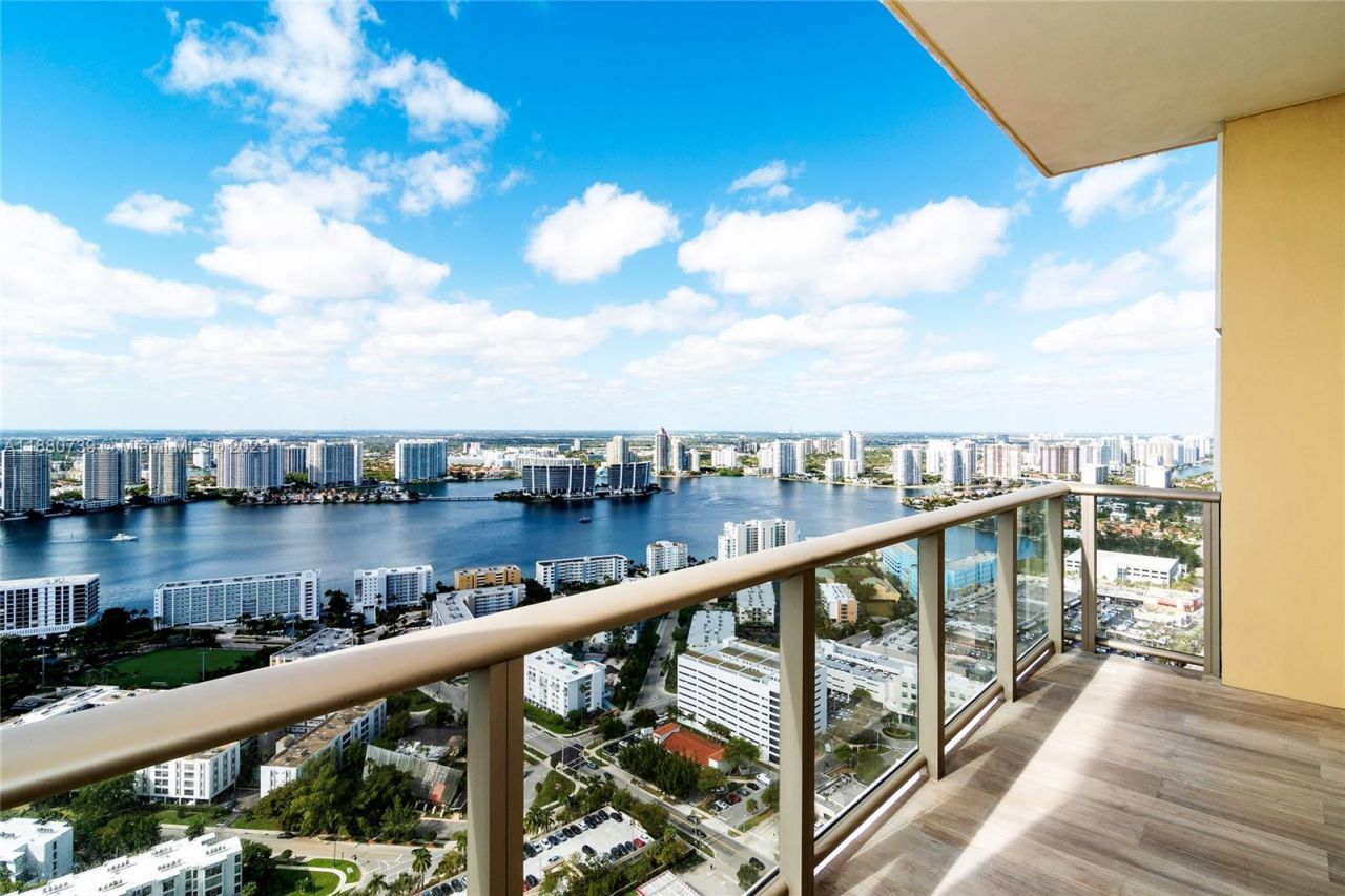 17749 Collins Ave, Unit 3801, Sunny Isles Beach, FL 33160 Photo