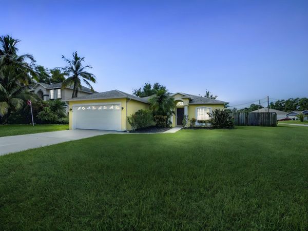 5323 NW Perez Court, Port Saint Lucie, FL 34983
