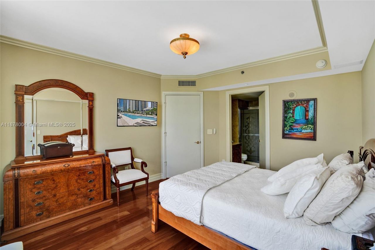 19111 Collins Ave, Unit 2101, Sunny Isles Beach, FL 33160 Photo