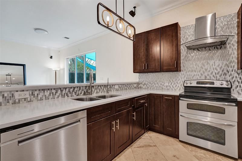 710 NE 15th Ave, Unit 710, Fort Lauderdale, FL 33304 Photo