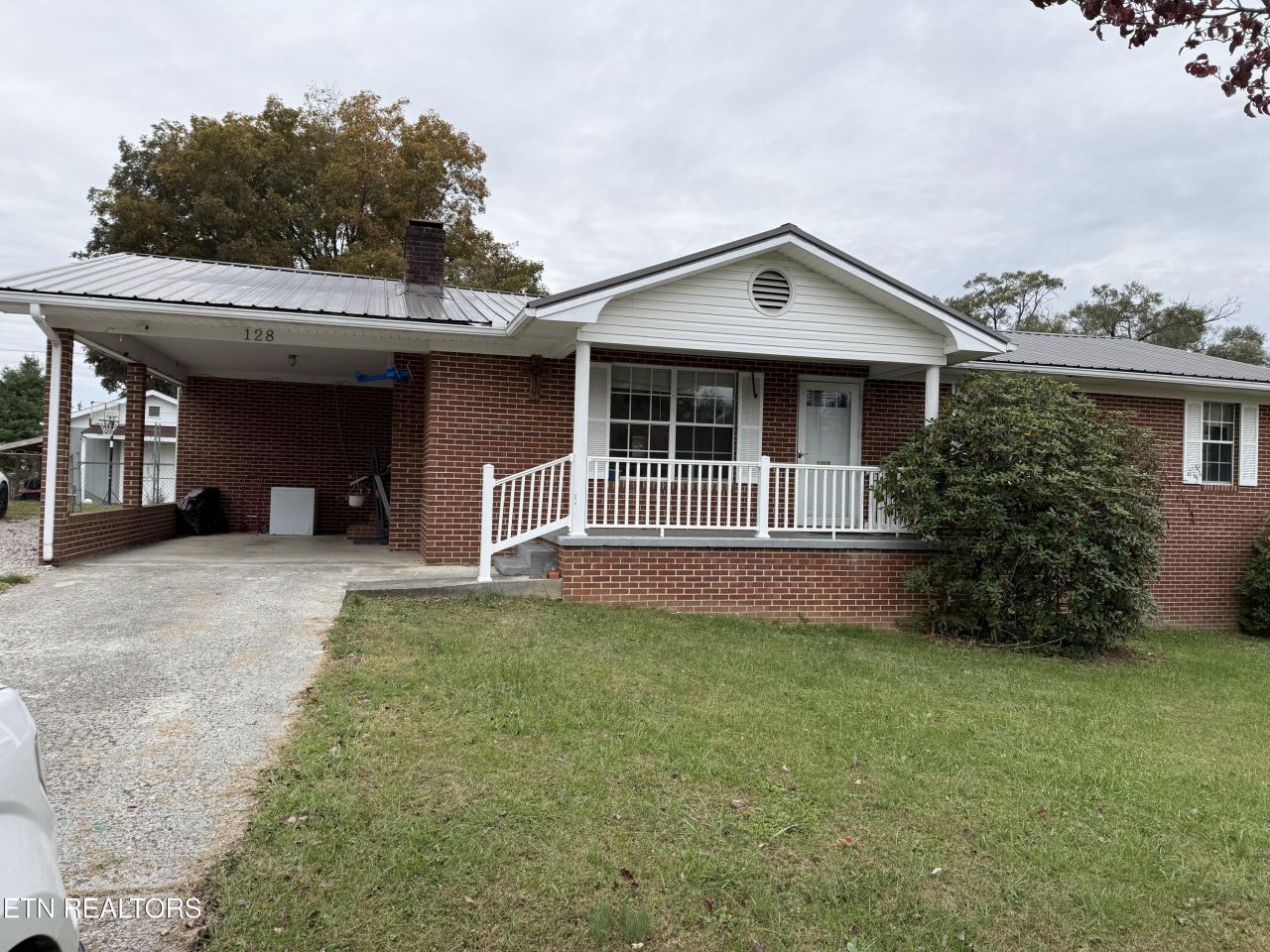 128 Chapman Crest Drive, Lafollette, TN 37766 Main Photo