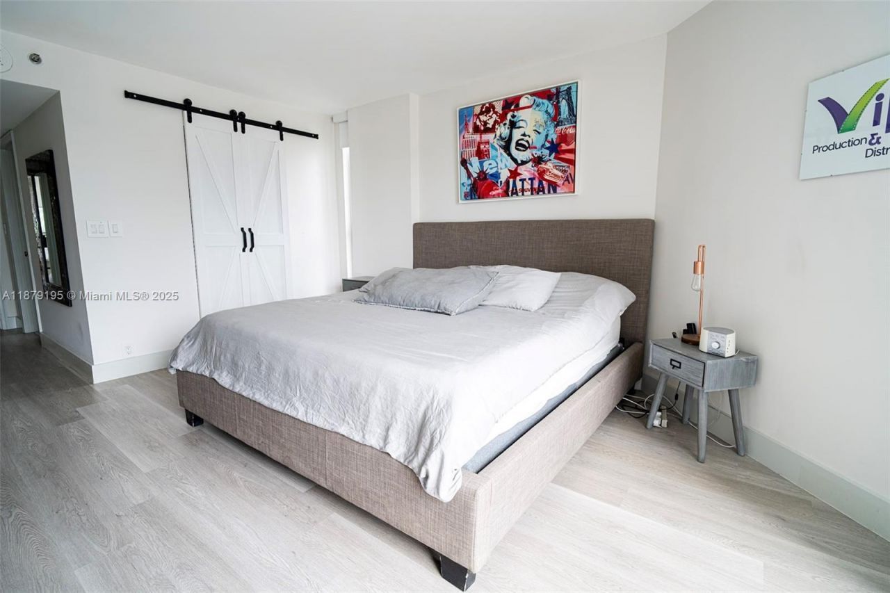 6767 Collins Ave, Unit 401, Miami Beach, FL 33141 Photo