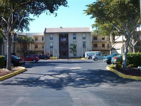 6351 N University Dr, Unit 124, Tamarac, FL 33321